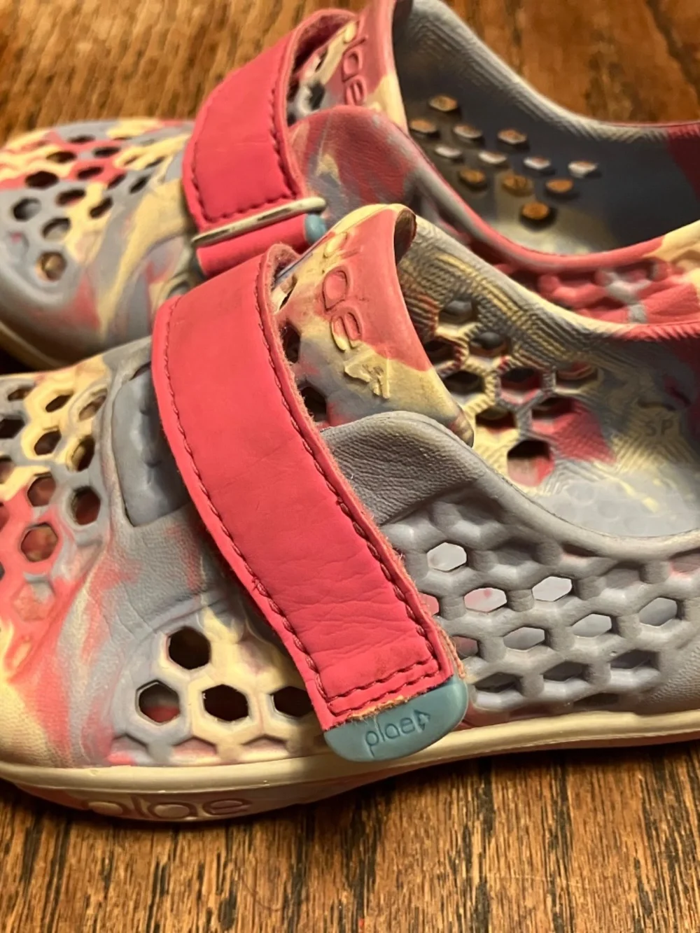 Plae Mimo Shoes Kids 8 Water Sneakers - pink, white and blue